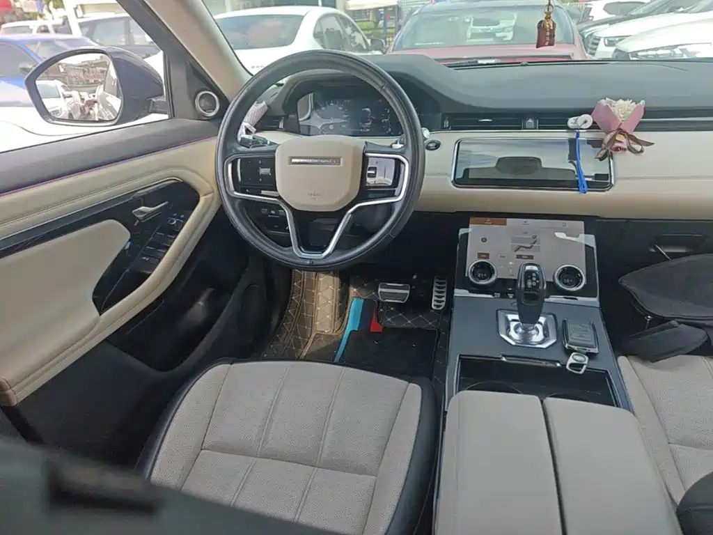 Land Rover Evoque — фото 11