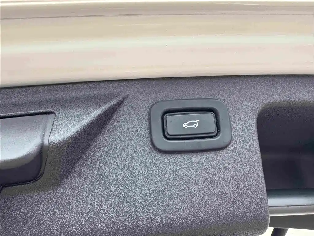 Land Rover Discovery Sport — фото 14