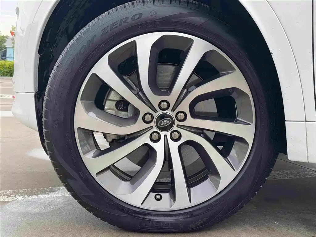 Land Rover Discovery Sport — фото 17