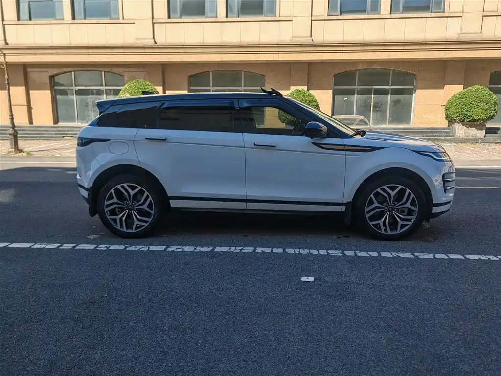 Land Rover Evoque PHEV — фото 4