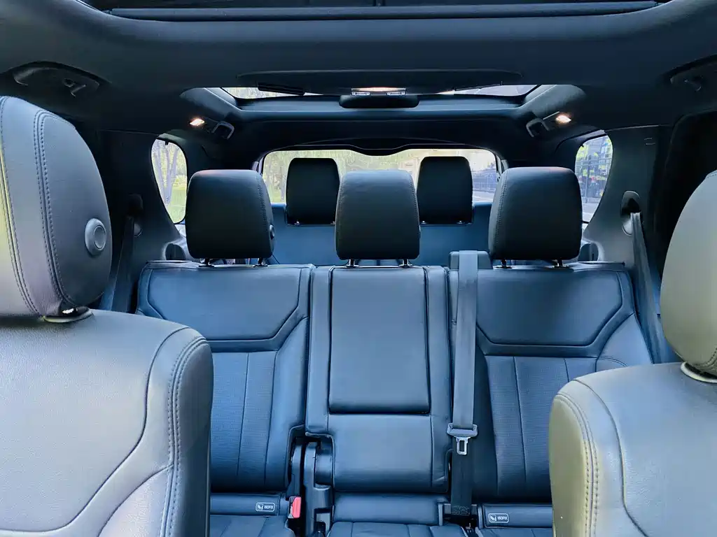 Land Rover Discovery — фото 15