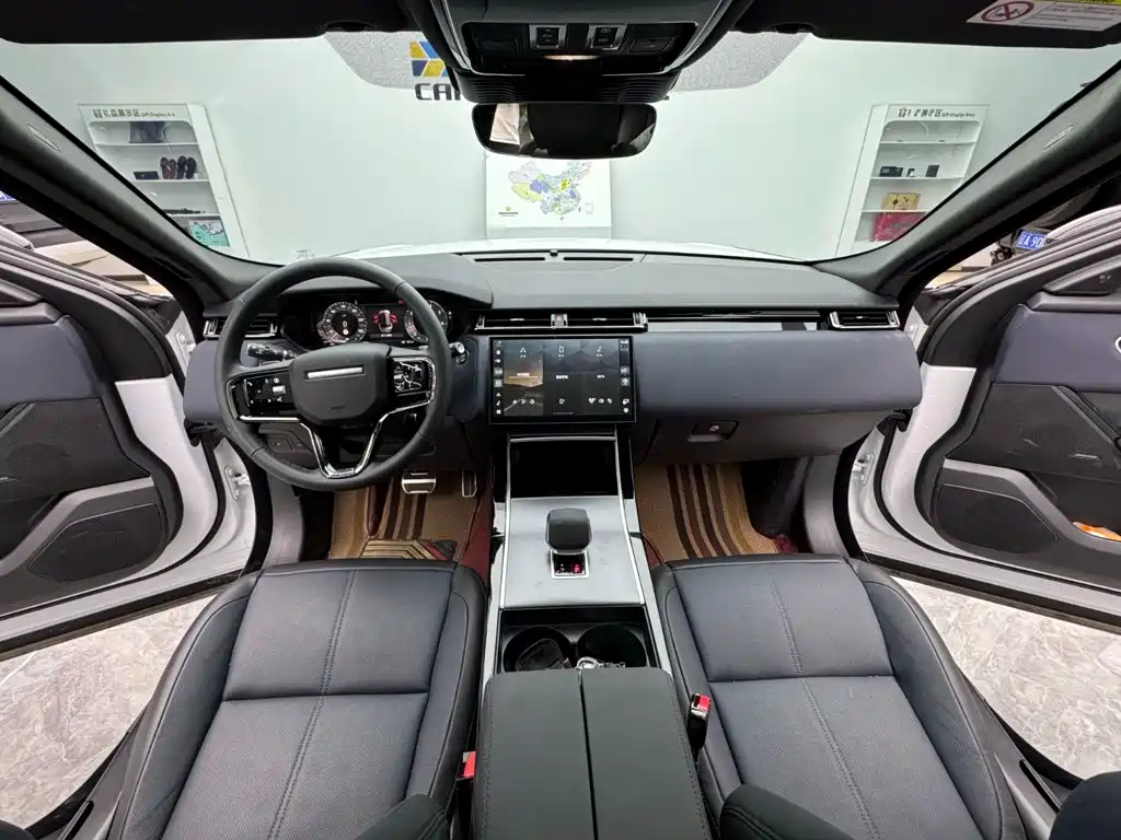 Land Rover Velar — фото 11