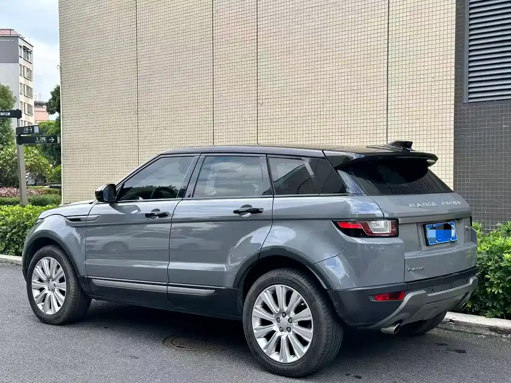 Land Rover Evoque — фото 13