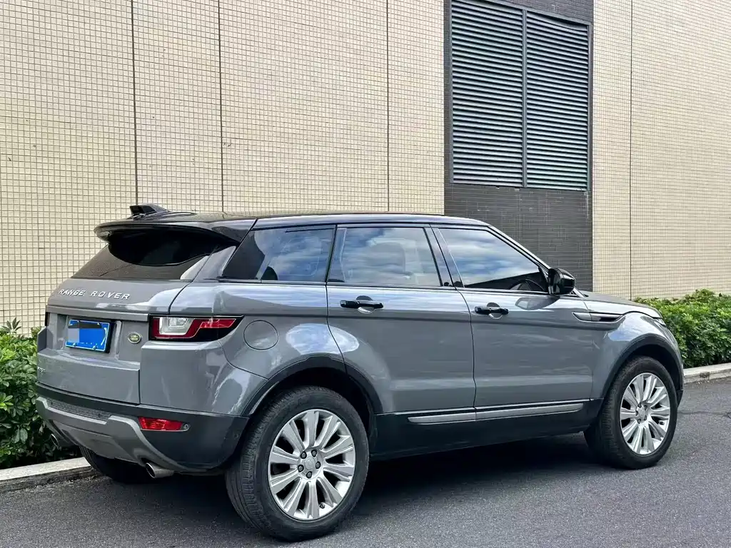 Land Rover Evoque — фото 15