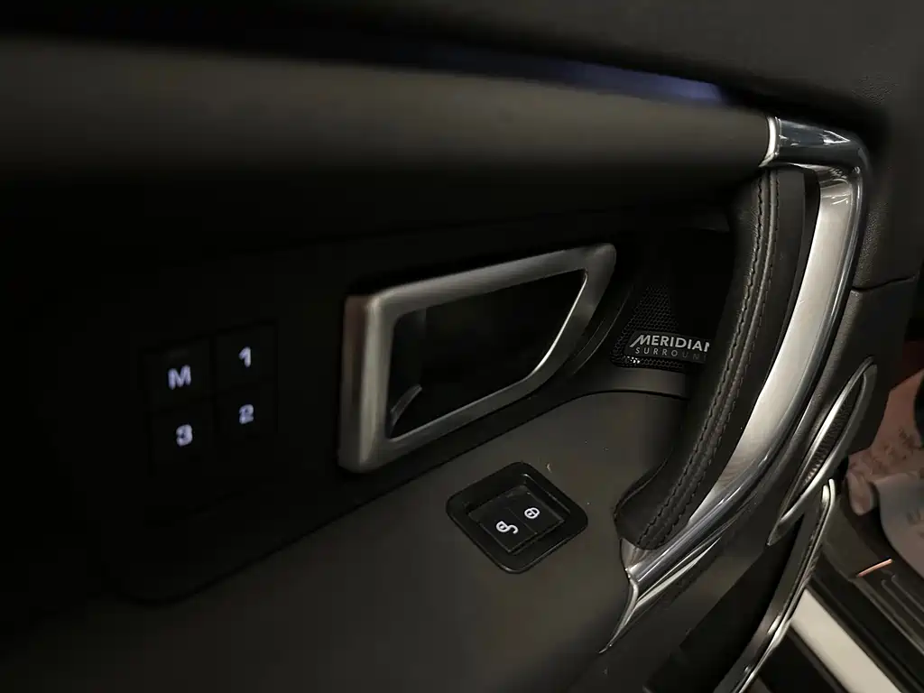 Land Rover Discovery Sport — фото 13