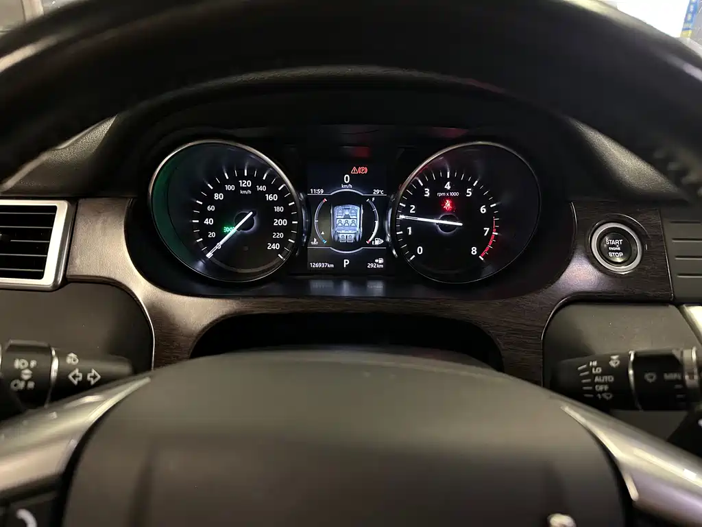 Land Rover Discovery Sport — фото 15