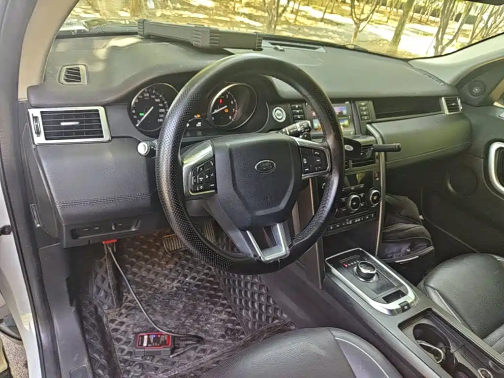 Land Rover Discovery Sport — фото 10