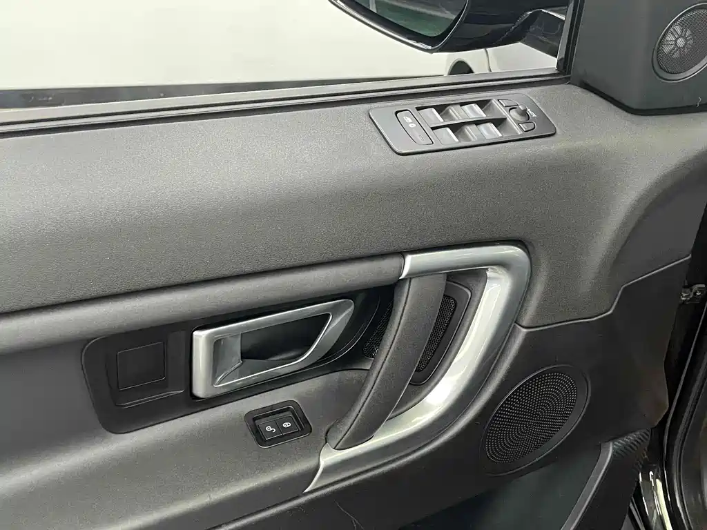 Land Rover Discovery Sport — фото 17