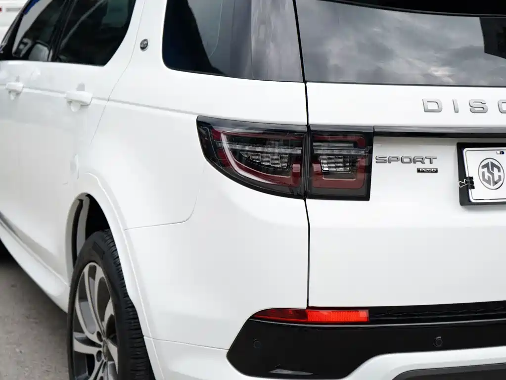 Land Rover Discovery Sport — фото 17