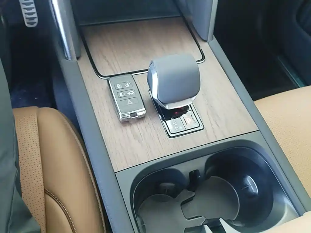 Land Rover Discovery Sport — фото 10