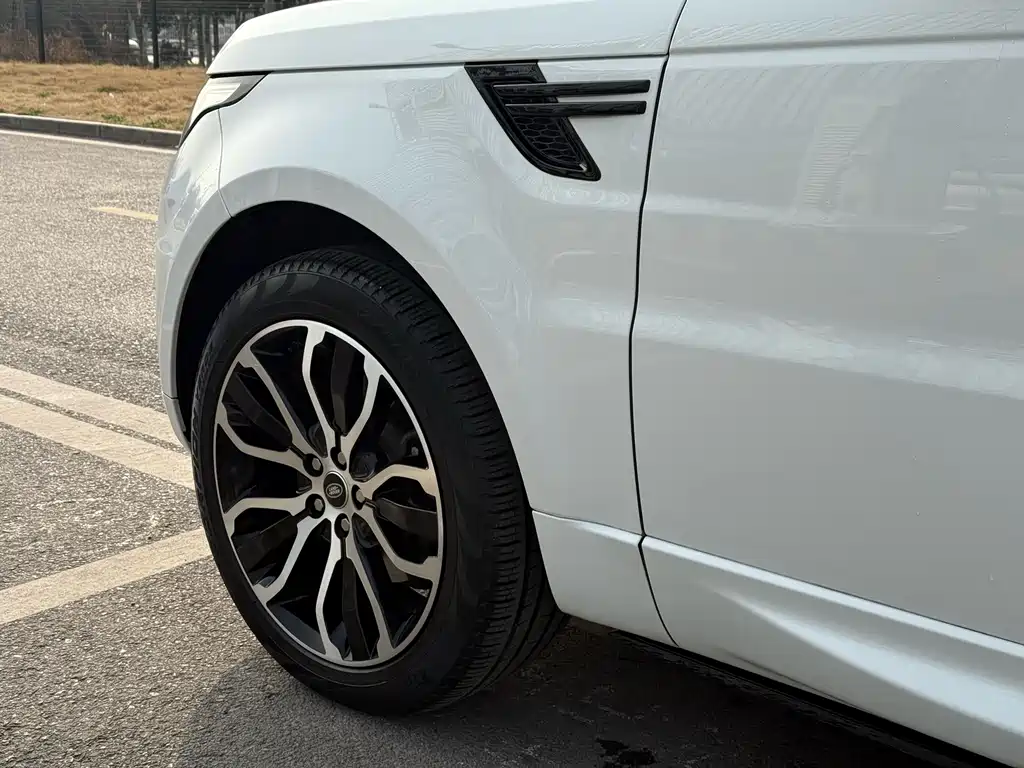 Land Rover Sport — фото 11