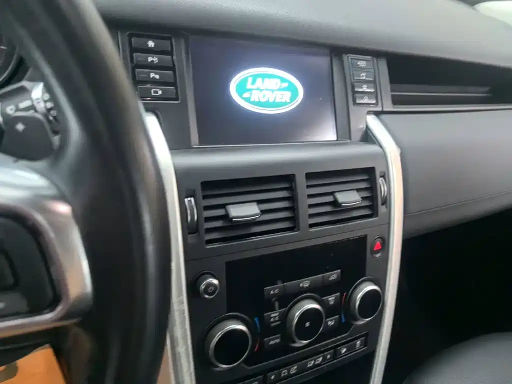 Land Rover Discovery Sport — фото 13