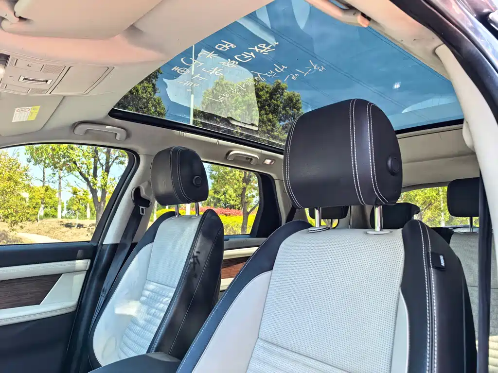 Land Rover Discovery Sport — фото 10