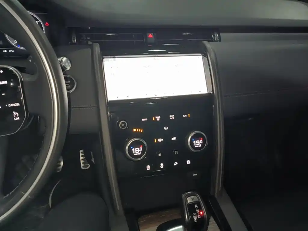 Land Rover Discovery Sport — фото 13