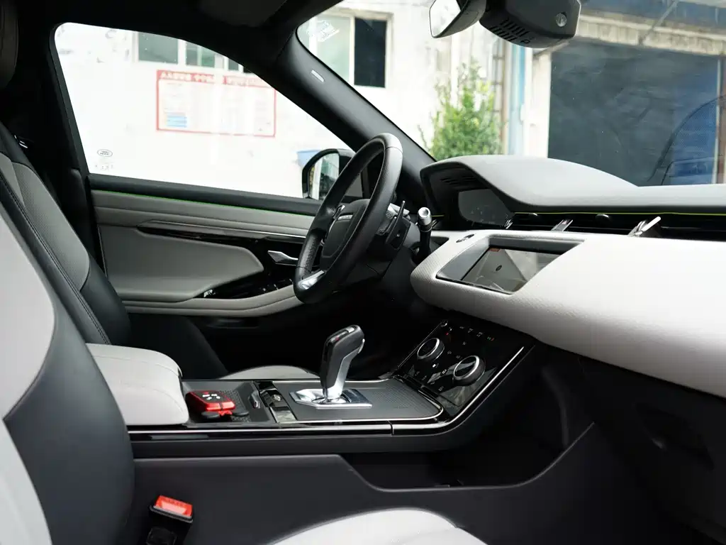 Land Rover Evoque — фото 13