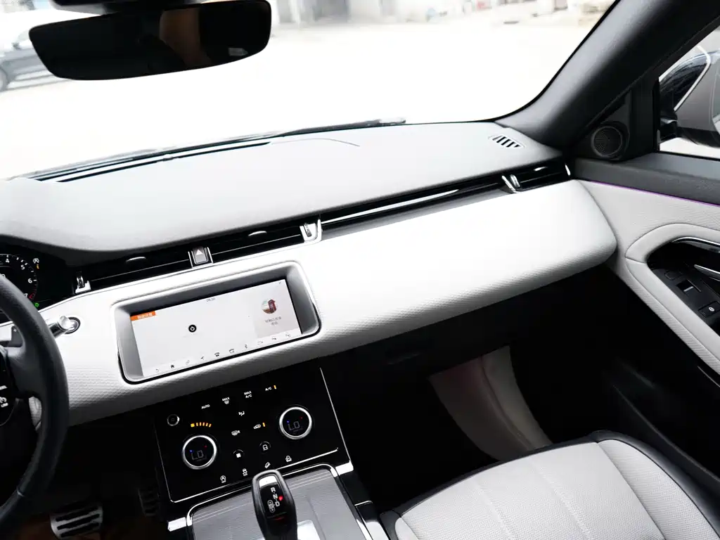 Land Rover Evoque — фото 17