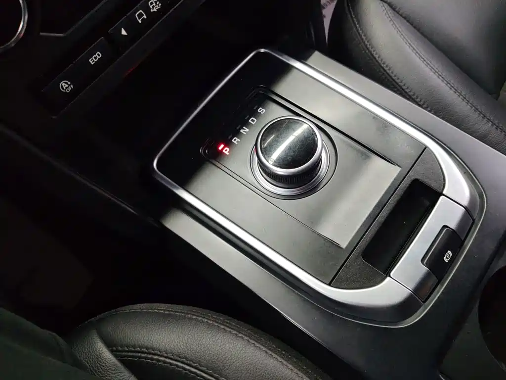 Land Rover Discovery Sport — фото 10