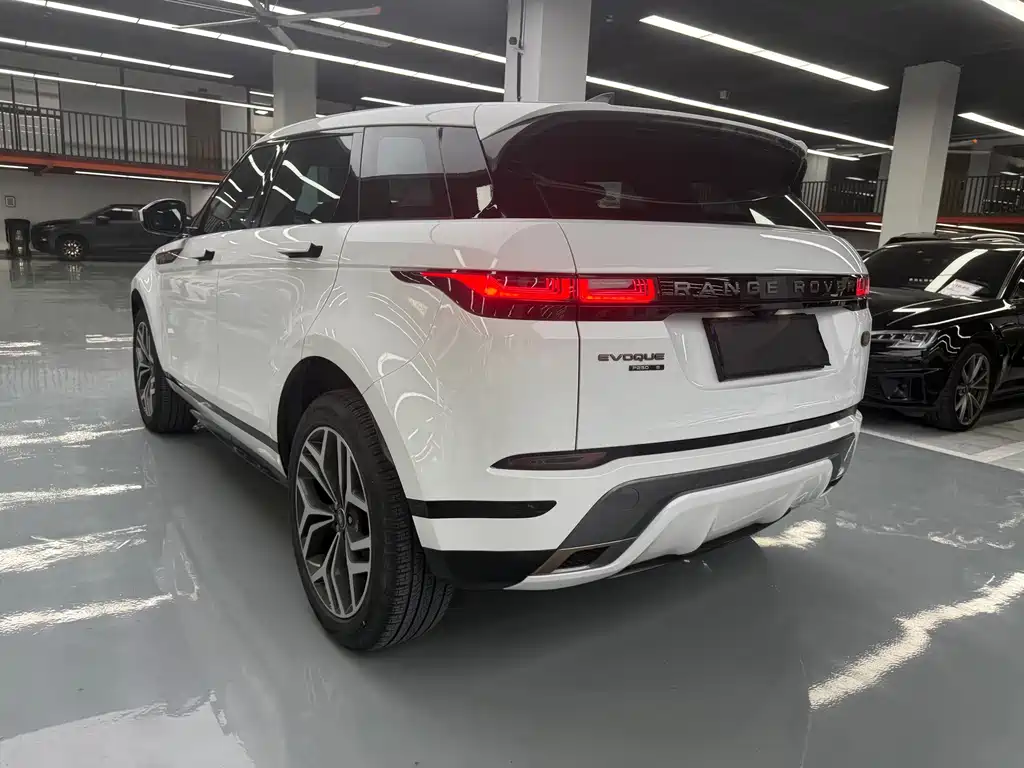 Land Rover Evoque — фото 25
