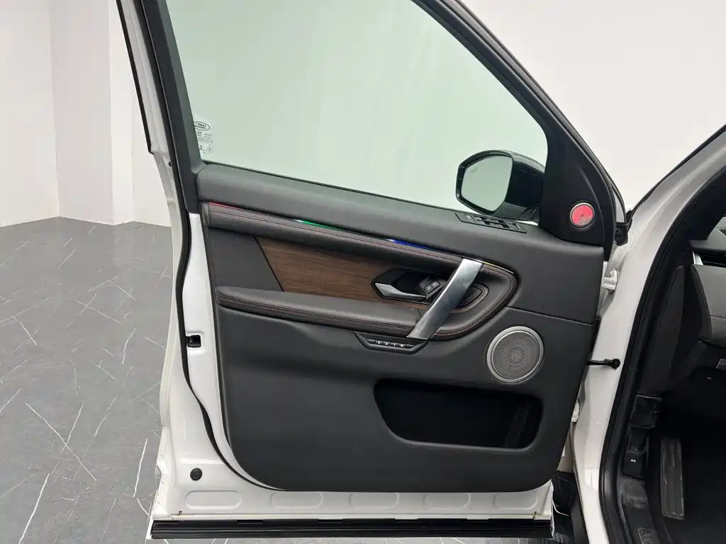 Land Rover Discovery Sport — фото 13