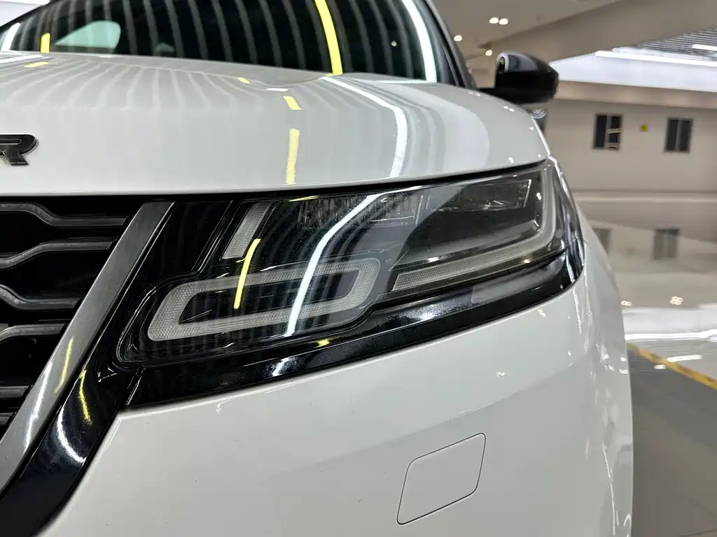 Land Rover Velar — фото 17
