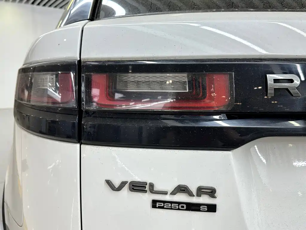 Land Rover Velar — фото 18
