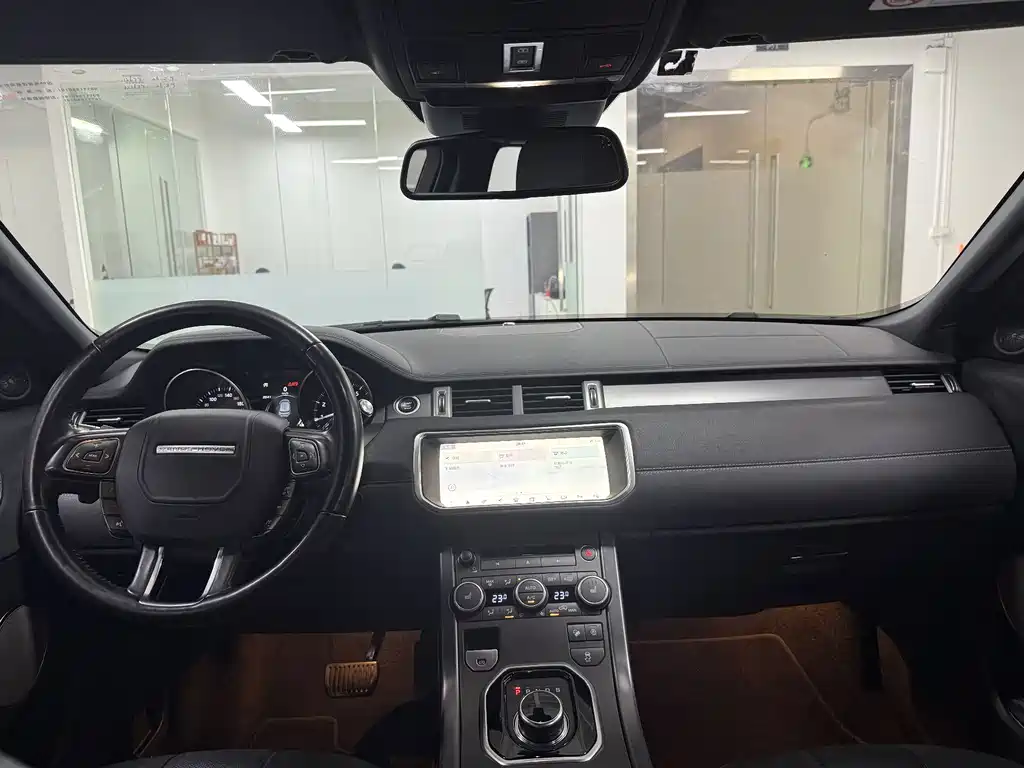 Land Rover Evoque — фото 15