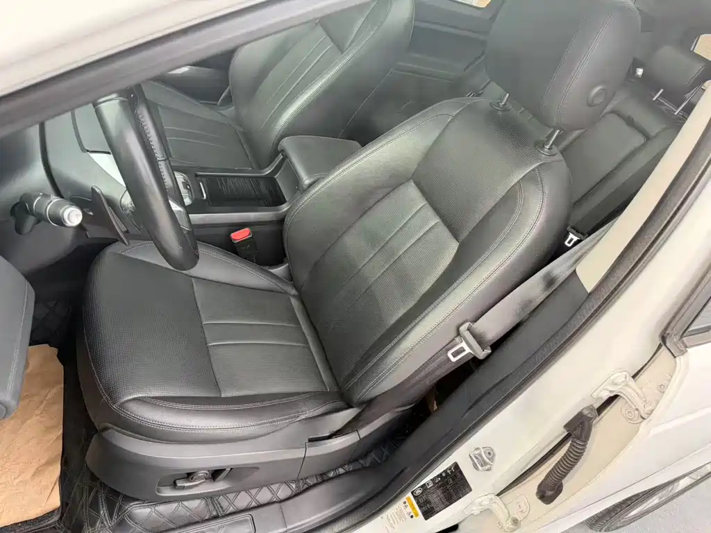 Land Rover Discovery Sport — фото 11