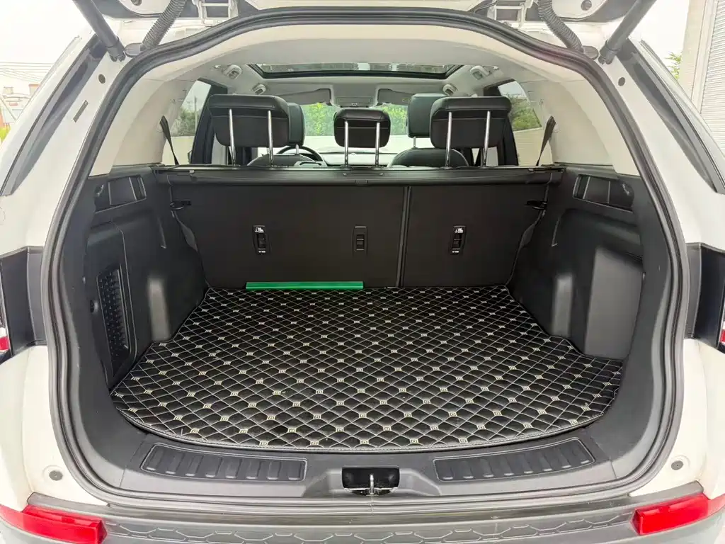 Land Rover Discovery Sport — фото 20