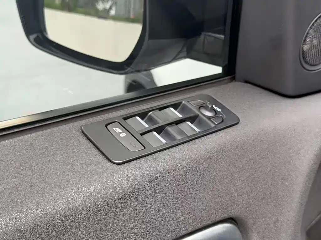Land Rover Discovery Sport — фото 24