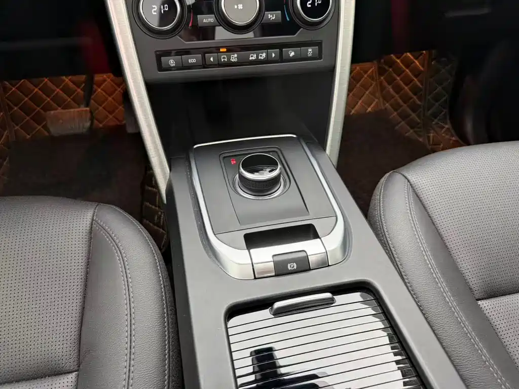 Land Rover Discovery Sport — фото 20