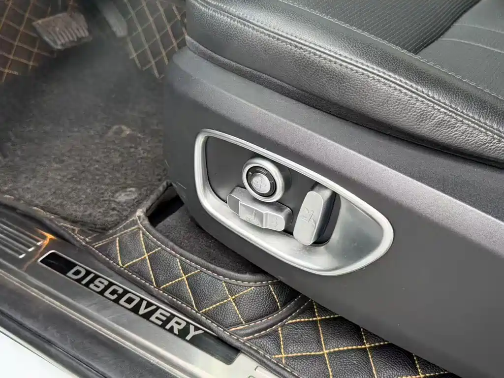 Land Rover Discovery Sport — фото 26