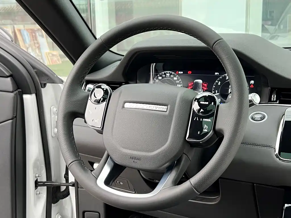 Land Rover Evoque — фото 15