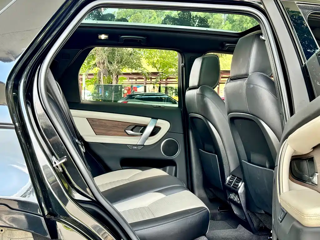 Land Rover Discovery Sport Hybrid — фото 9