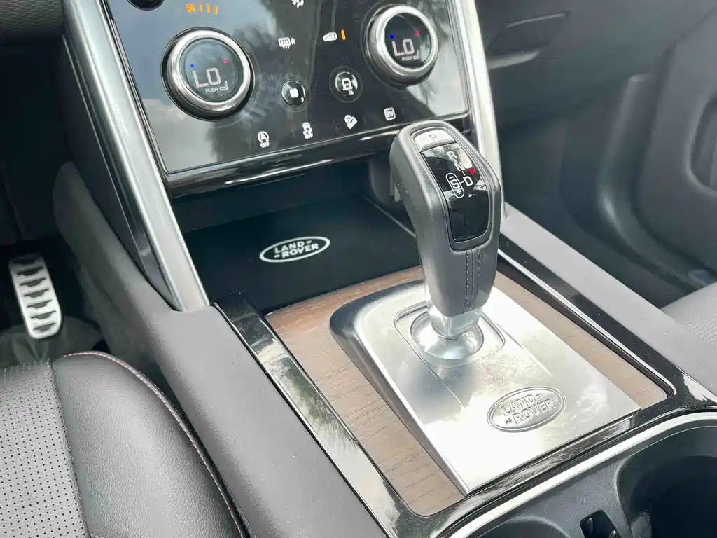Land Rover Discovery Sport Hybrid — фото 18