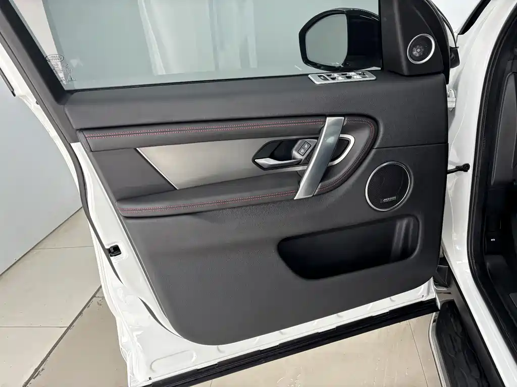 Land Rover Discovery Sport — фото 10