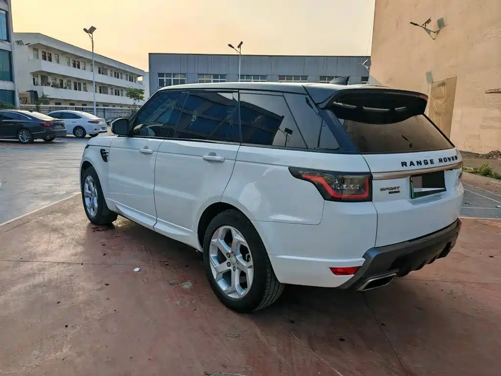 Land Rover Sport PHEV — фото 4