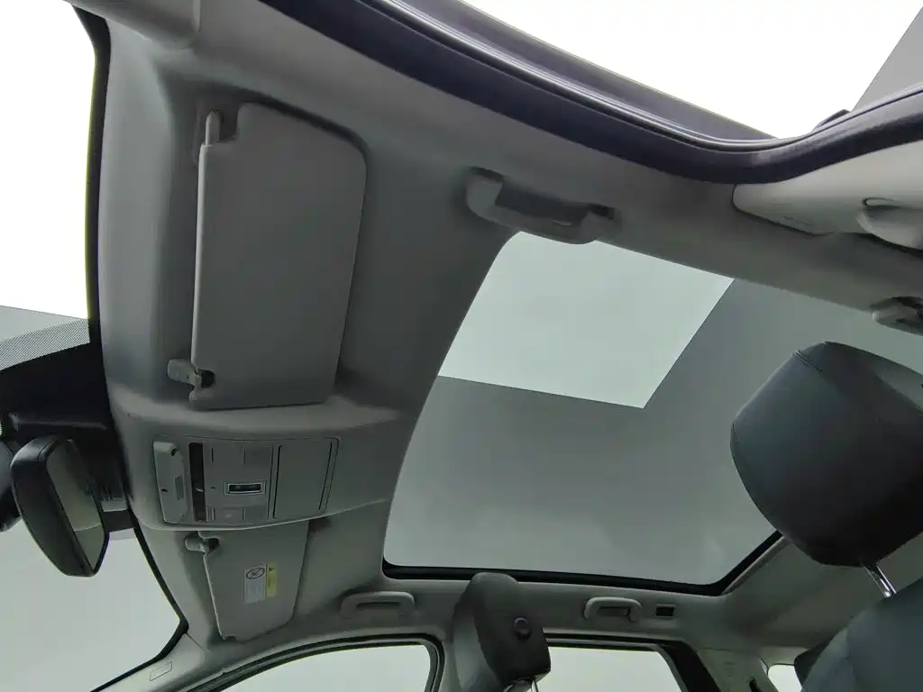 Land Rover Discovery Sport — фото 14