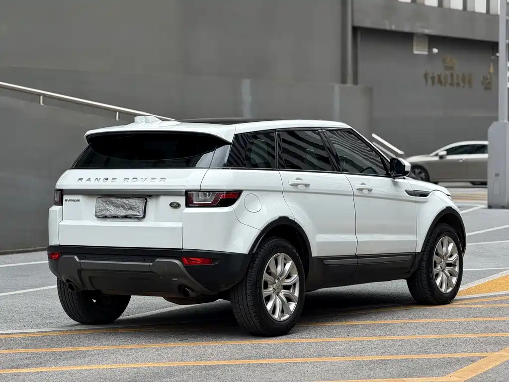Land Rover Evoque — фото 9