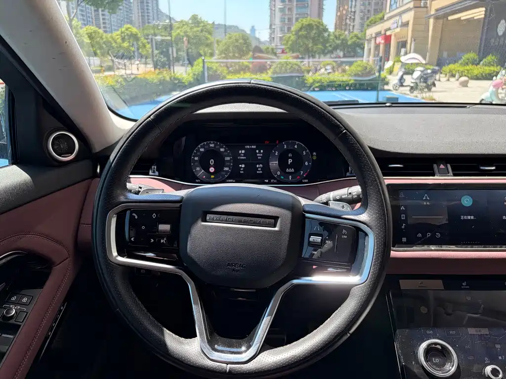 Land Rover Evoque — фото 17