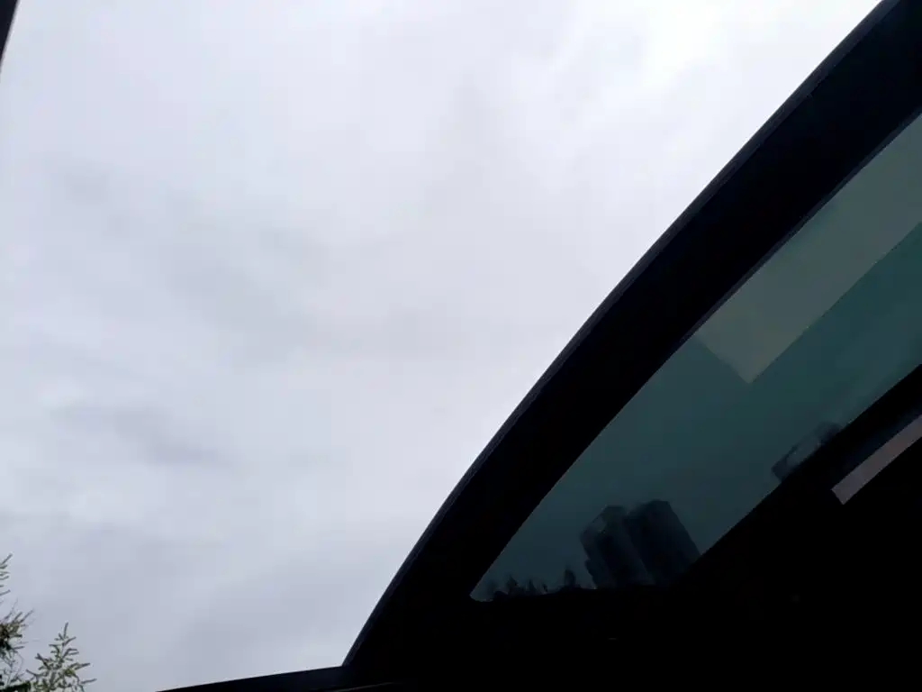 Land Rover Velar — фото 18