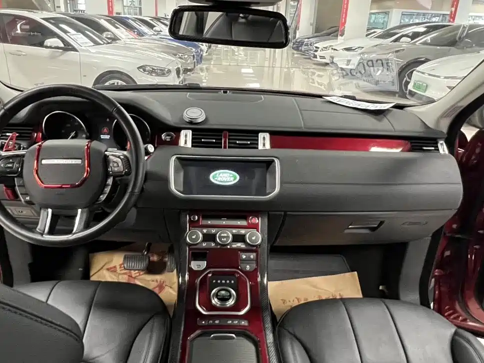 Land Rover Evoque — фото 26
