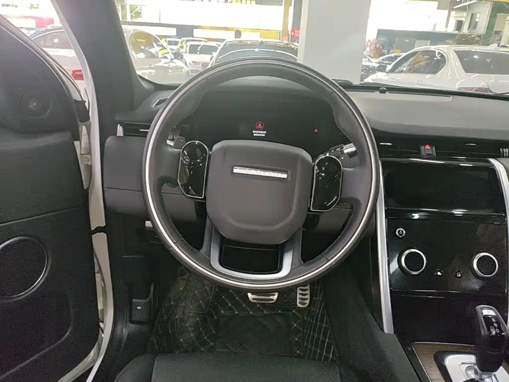 Land Rover Discovery Sport — фото 11
