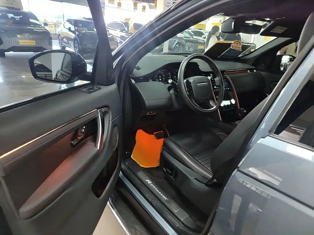 Land Rover Discovery Sport — фото 16