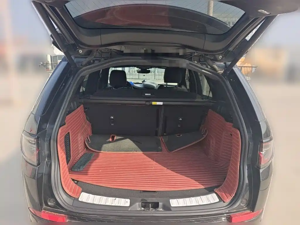 Land Rover Discovery Sport — фото 15