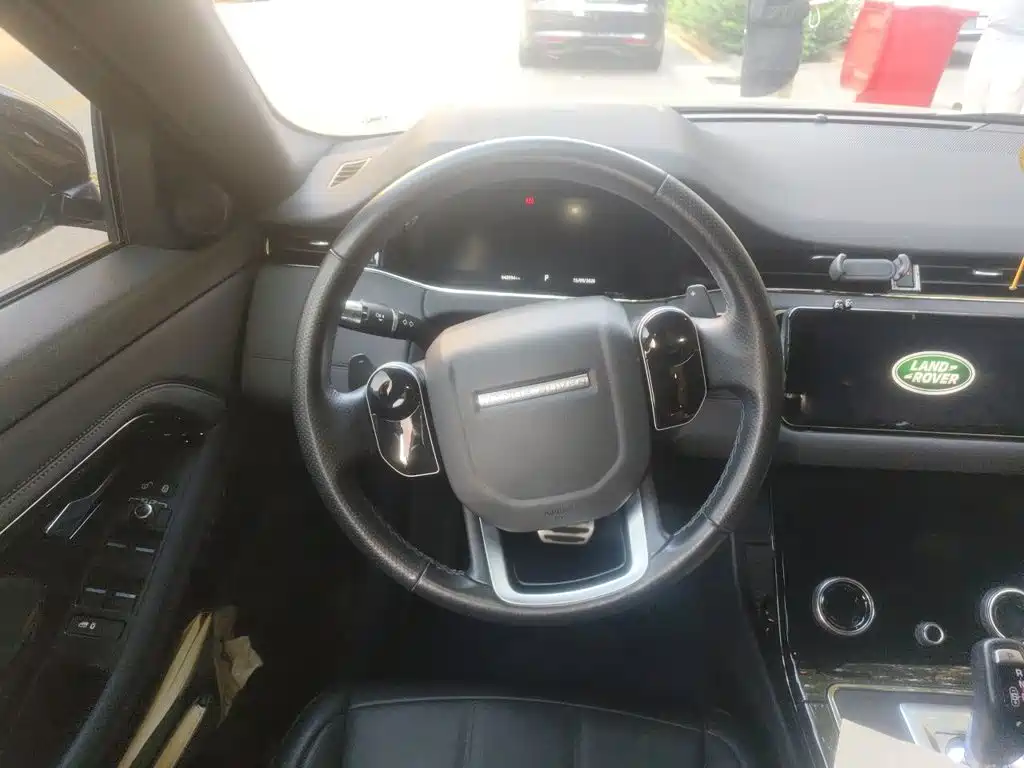 Land Rover Evoque — фото 11