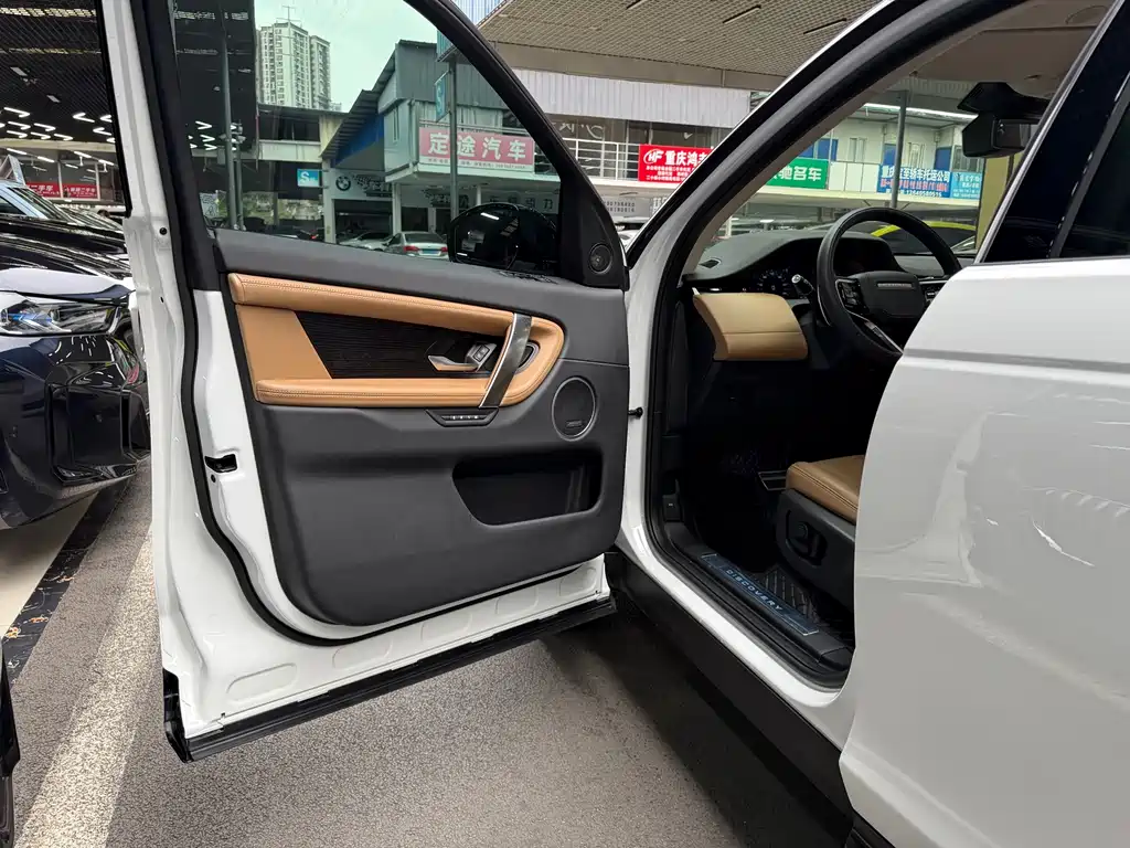 Land Rover Discovery Sport — фото 11