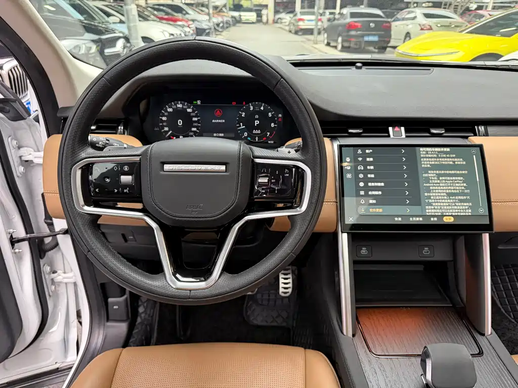 Land Rover Discovery Sport — фото 18