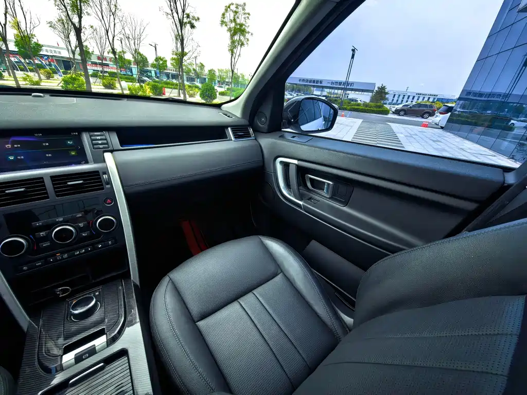 Land Rover Discovery Sport — фото 14