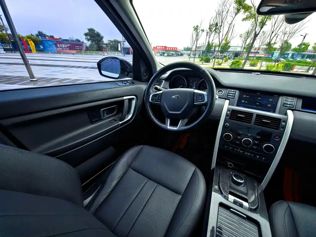 Land Rover Discovery Sport — фото 15
