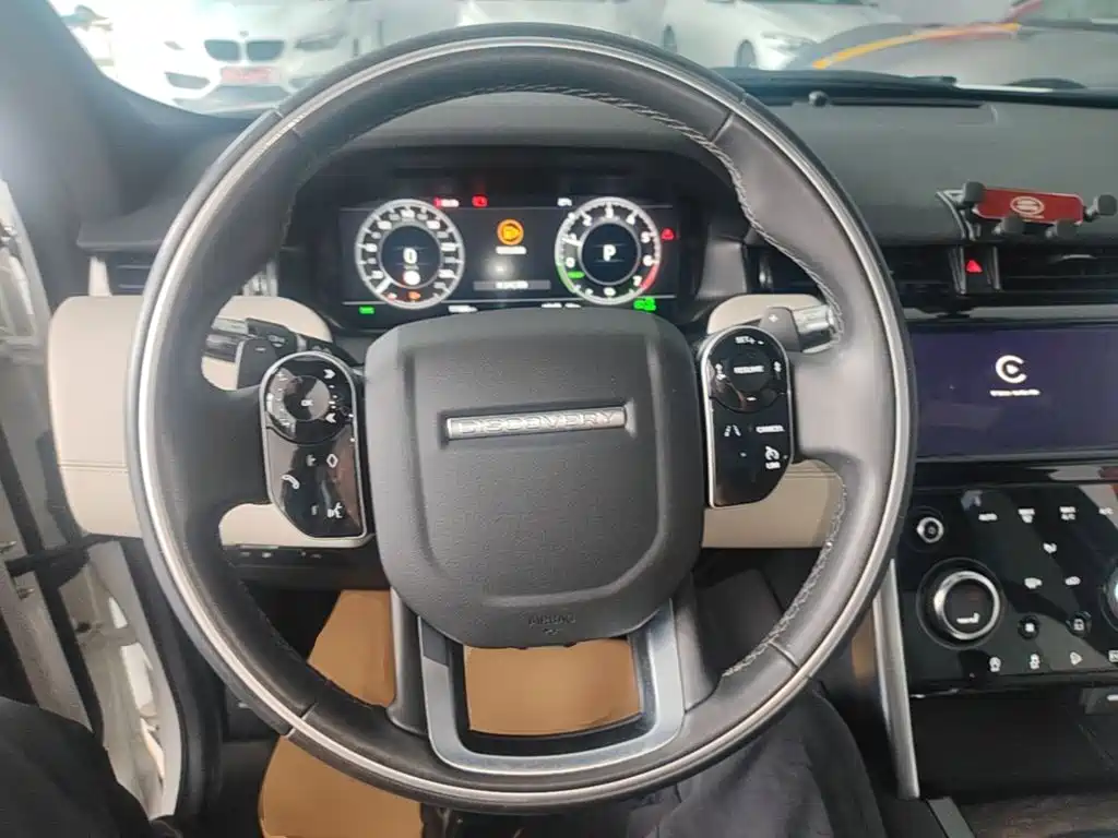 Land Rover Discovery Sport Hybrid — фото 11